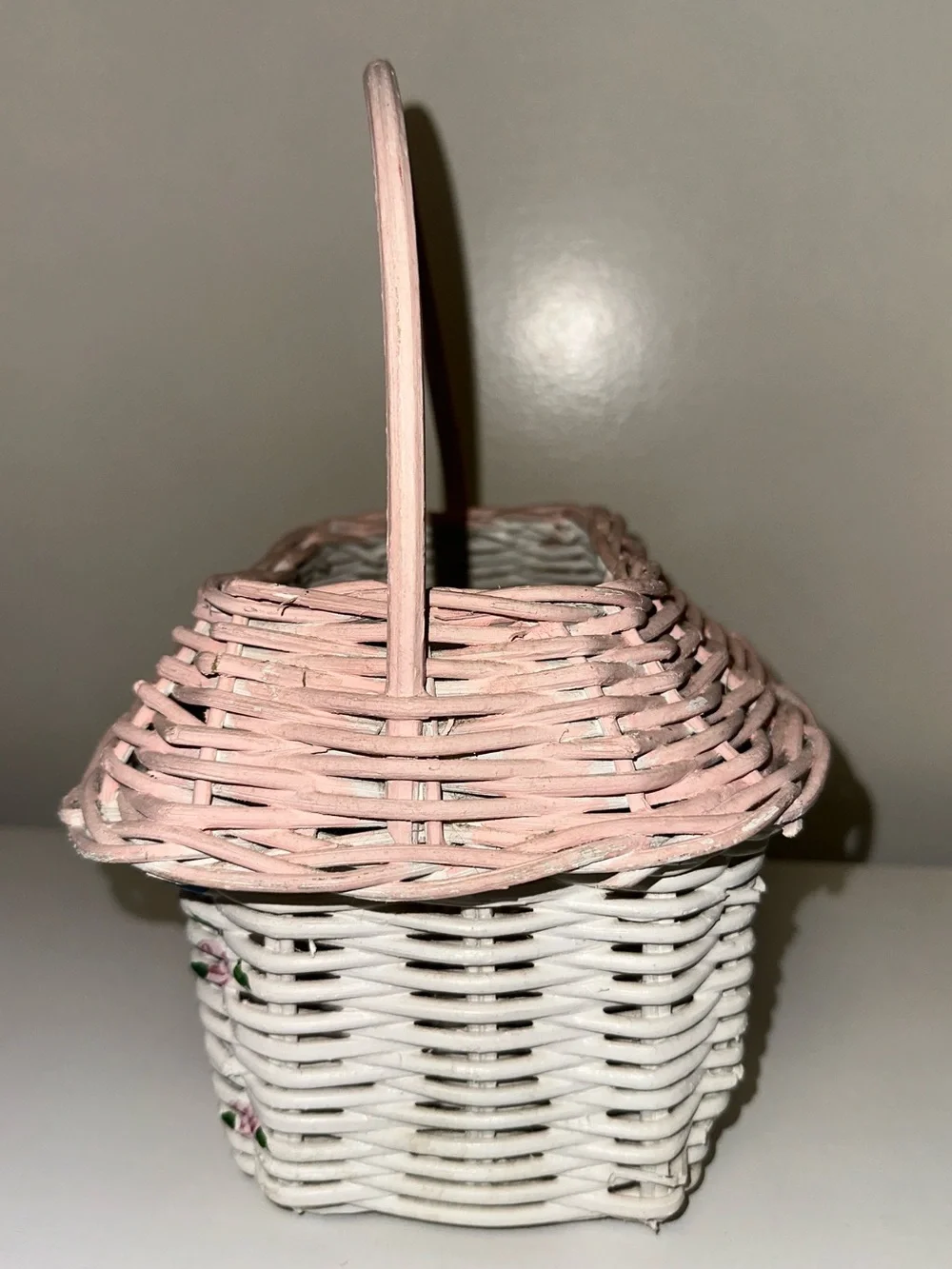 Vtg Handpainted Wicker Basket